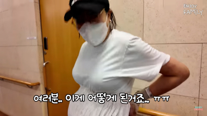 Twin Mom Im Lara, even after giving birth, D-line...My stomach didn't go in at all