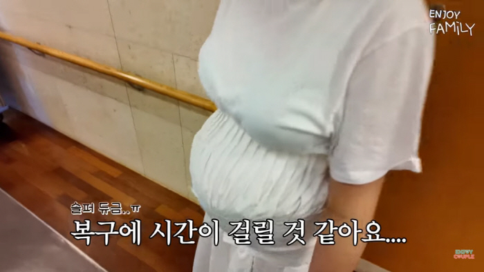 Twin Mom Im Lara, even after giving birth, D-line...My stomach didn't go in at all