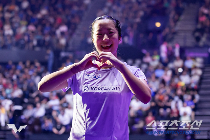 What a shame! Deuceman Shin Yu-bin, who fought three times, failed to make it to the final after a two-to-four defeat with a 17-year-old top ranker.