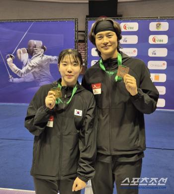 What a shame! Sabre Emperor Oh Sang-wook returns a little later, Algeria World Cup! Daejeon Songchon High School Junior High School's Junior High School Stadium with both men and women