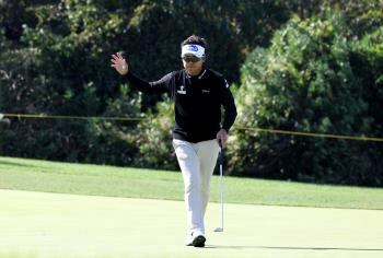 You said you were going to win, but you're really doing it. Bacchus' fantastic clutch putt, and 6 billion in total prize money is just around the corner. 