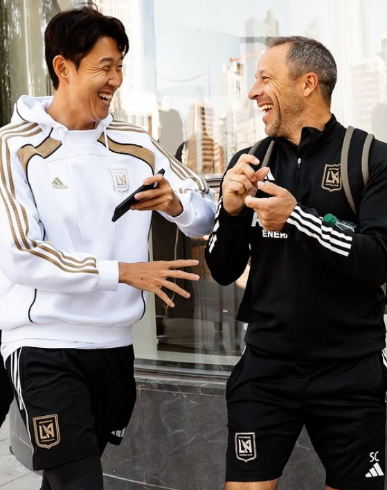 After Son Heung-min's departure, SuperCom plunges in value, and Tottenham falls to ninth place at home...Arsenal to win for the first time in 22 years → Hwang Hee-chan predicts relegation to Wolverhampton