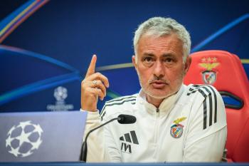 How dare you... Special One's lethal move? 20 → 22 again, booing the referee