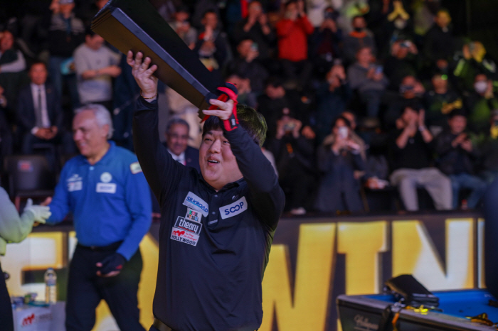 Korea's No. 1 is the world's strongest! Korea's three-cushion ace Cho Myoung-woo defeated world powerhouse to win the Gwangju World Cup of 3 Cushion. He returns to No. 1 in the world ranking