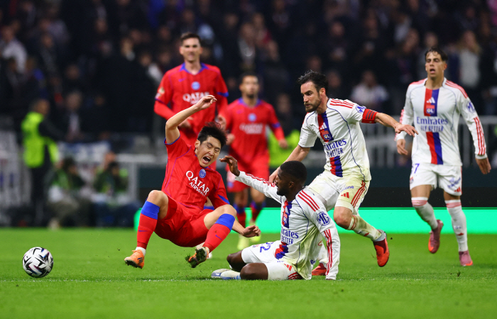 Lee Kang-in, who became the main character in 100 games at PSG, exploded as AS for 2 consecutive games...I want to continue to show good performances