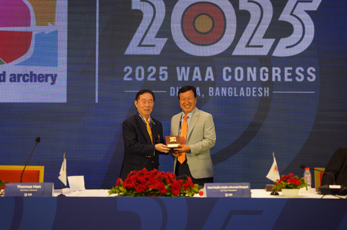 Chung Eui-sun, President of the Korea Archery Association, Honorary Chairman of the Asian Archery Federation... Four members of the WAA subcommittee for archery have been produced