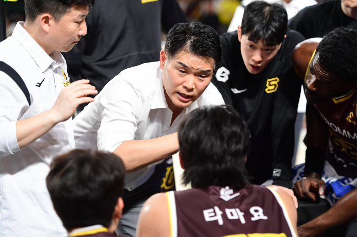  Coach Cho Sang-hyun deserves compliments. There were a lot of ideal plays