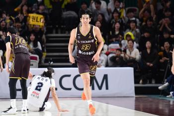  Director Carl Tamayo's advice. Always keep it in mind. Win? It's already been a while. Let's try again