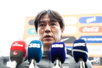  Hong Myung-bo, who was satisfied with the first impression of the beginning of the Cheonan era, the pitch that the players should be satisfied with, let's do well from the first training