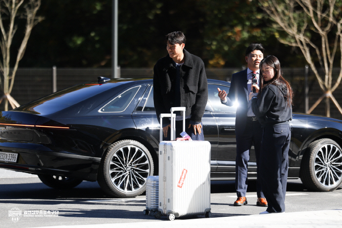  Captain Son Heung-min's genuine smile is wide in the era of Cheonan Football Center, and it looks like a European hotel. The first-term players continue to exclaim