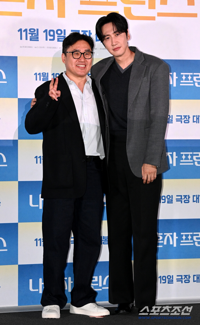  Director Lee Kwang-soo, Kim Sung-hoon. I'm the only prince