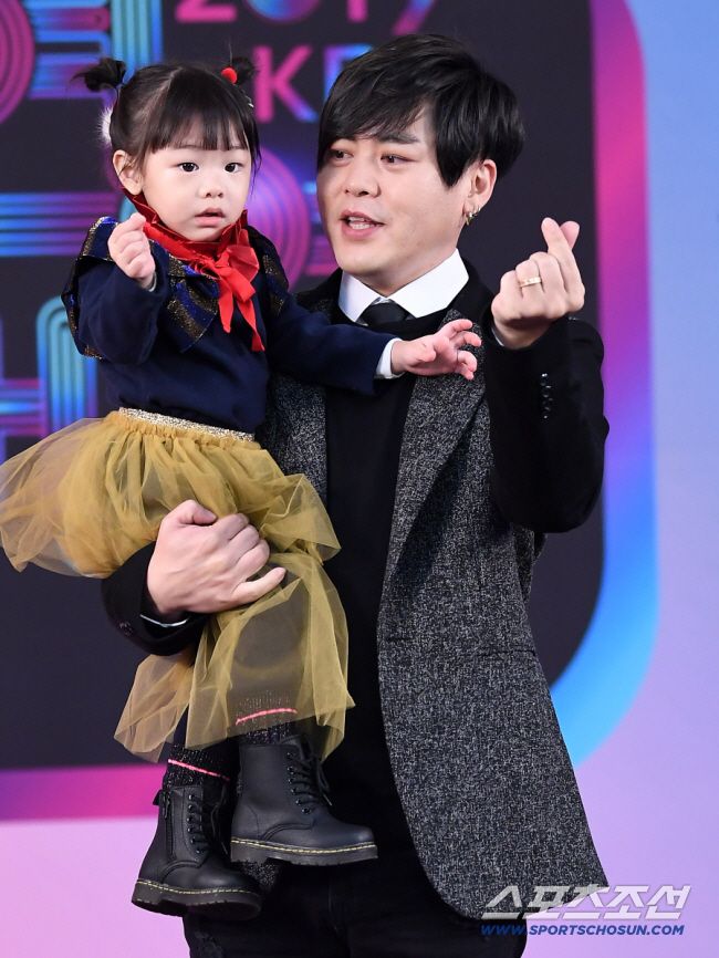 So-yul ♥ Moon Hee-jun inherited his 9-year-old daughter, Jamjam. He passed down the idol gene for free (Tambi)