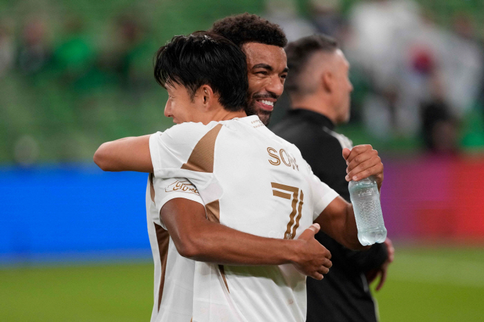 Son Heung-min's winning scenario is completed. Official announcement. If you win three times, you'll get the third trophy! Get Müller, get 1st place, Messi, and it's over