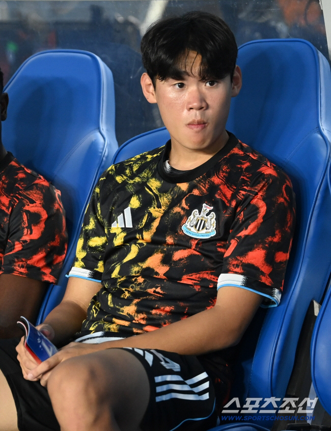 Supernova Park Seungsoo straight to EPL, alive and well! Newcastle U21 Team's Special Joker Contributes to 32 Dramatic Victory