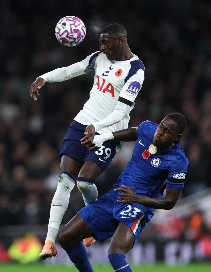 Tottenham is doomed. It's really ruinedFrench national striker's jawbone fracture 2025 OUT→Hichalisson forced appointment of SON's successor