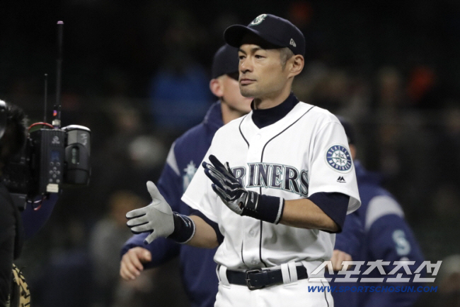 When training becomes a habit, I don't think it's an effort. Ichiro, who was with the baseball boys for 1 night and 2 days, tried hitting at the stadium where he hit his first professional home run against his old mother (Min Chang-ki's Japanese baseball)