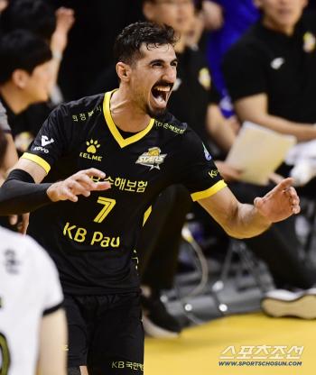 20 points ↑ Trio Explosion KB Insurance's lead...The Korean Electric Power Company (KEPCO) was overpowered after a bloody battle