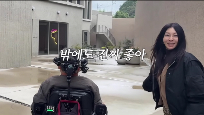 Hwang Shin-hye and Gu Jok-hwa are compared to foreign countries because they have many restrictions on younger brother and travel disabilities