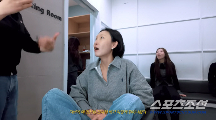 Hwasa Reveals Amusing Behind-the-Scenes Story About ‘Pumpkin Sikhye Belly’