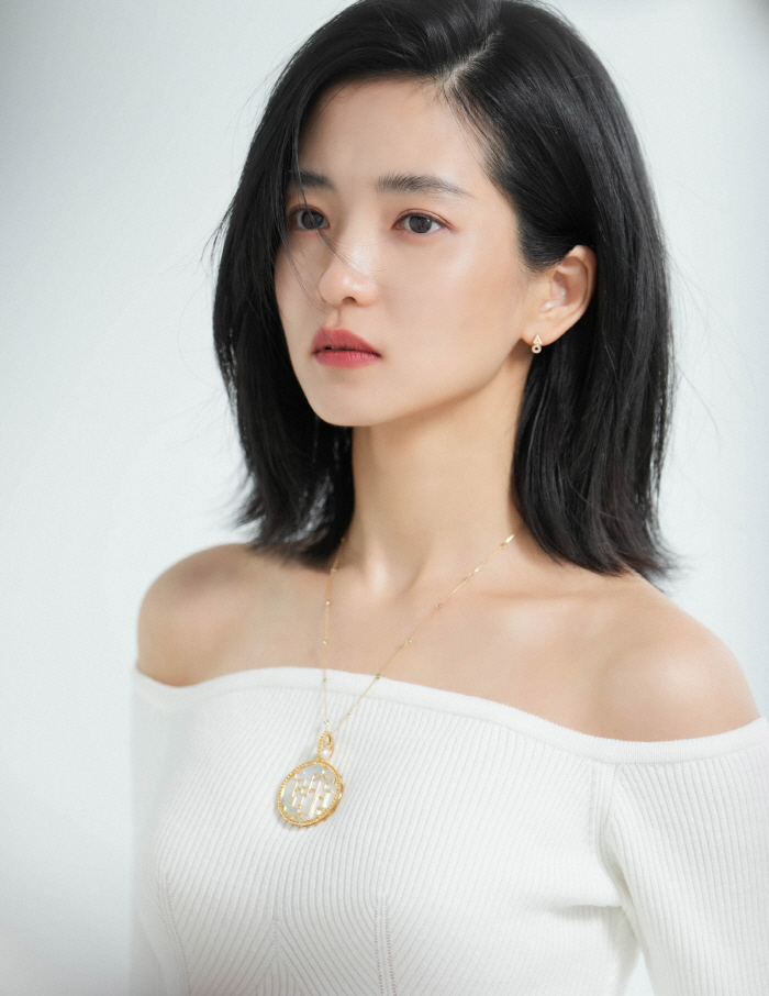 Kim Taeri Showcases Elegant Aura in Hangul-Themed Jewelry Photoshoot