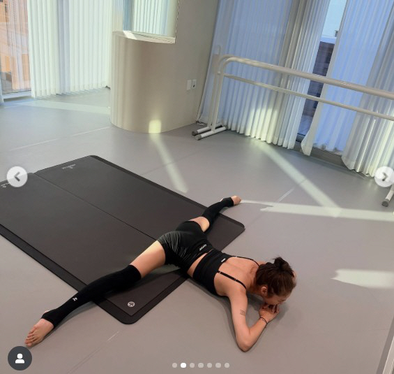 Lee Kyu-hyuk ♥ Son Dam-bi, 180-degree cut in the leg...Incredible flexibility that makes the viewer sicker