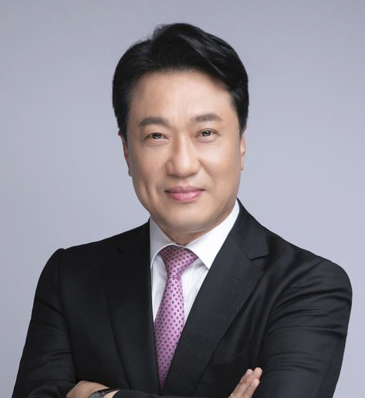 Lee Wang-joon, chairman of Myongji Hospital, was elected as the next president of the International Hospital Federation...The second Korean