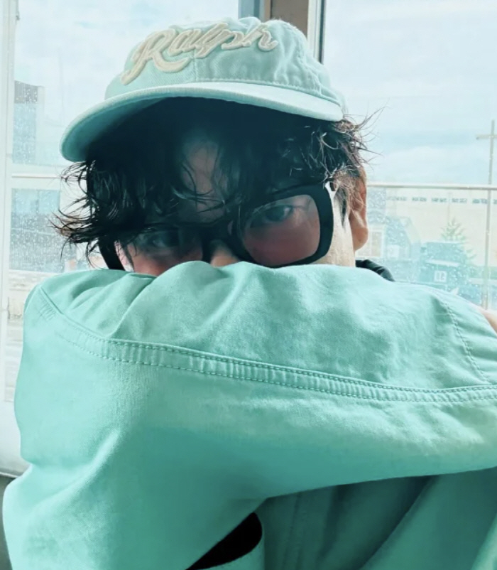 MC Mong brags about Hitler's portrait...Pro-controversy for 15 years from military service corruption 