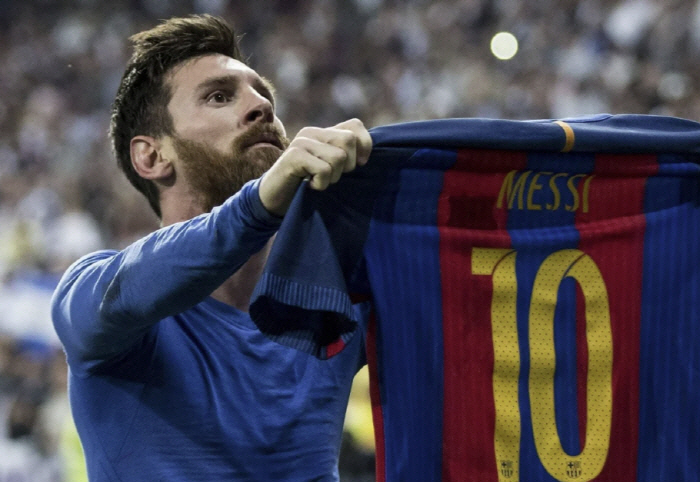 Messi Official Direct Certification, Return to Soul Deeply Missed He's Back! GOAT who stepped on the lawn of NEW Camp Nou