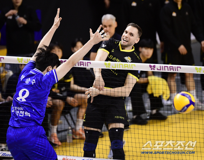  Kang Spike to avoid blocking Villena