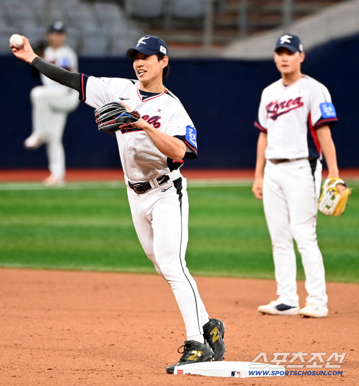  Sungmoon, shoot to first base