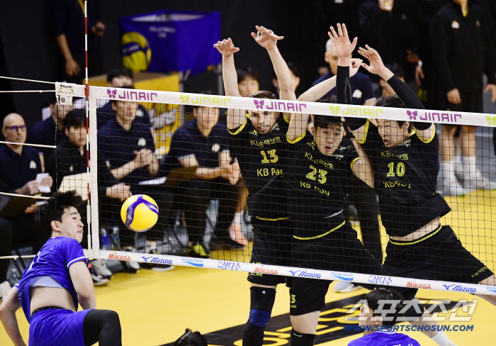  We blocked Biena, Junyoung, Na Kyungbok