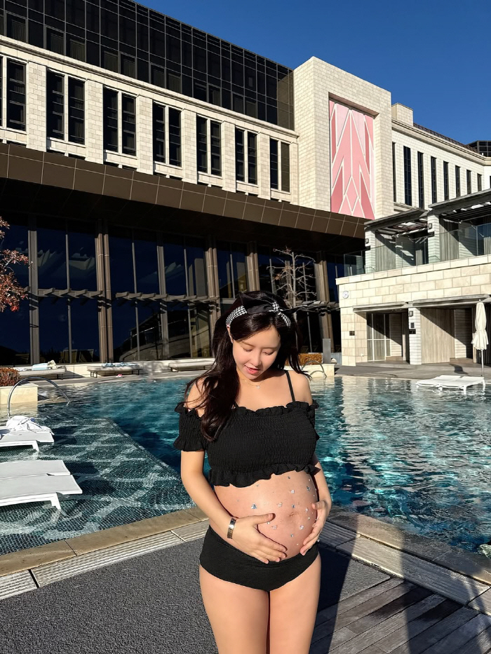  Park Hyun-ho ♥ Eun Ga-eun, a full-term D-line revealed by a luxurious prenatal travel bikini