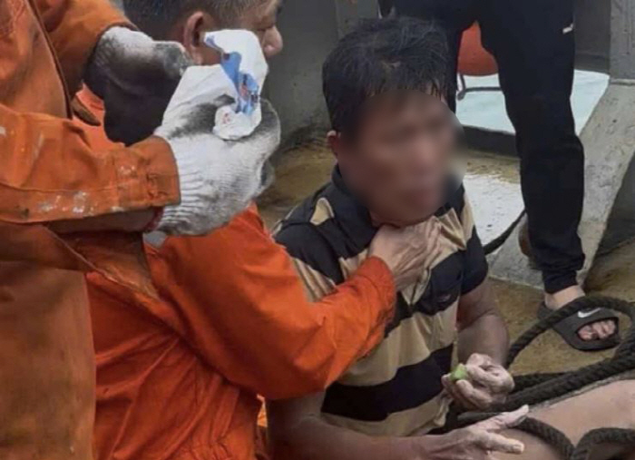 Three rescued after 40 hours of drifting in the typhoon...It's a miracle I'm back alive