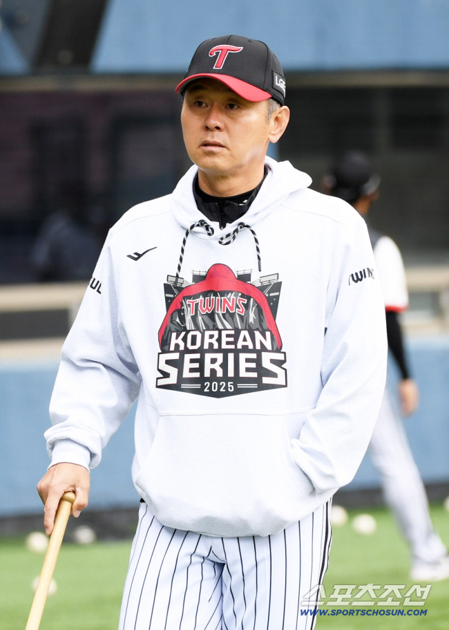 The best team is back! Glory Rockets are back! LG Recruited Lee Dong-hyun Pitcher Coach...Coach Park Kyung-wan's company