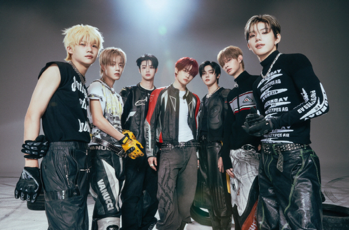 Close Your Eyes to Conquer Japan With First Zepp Tour