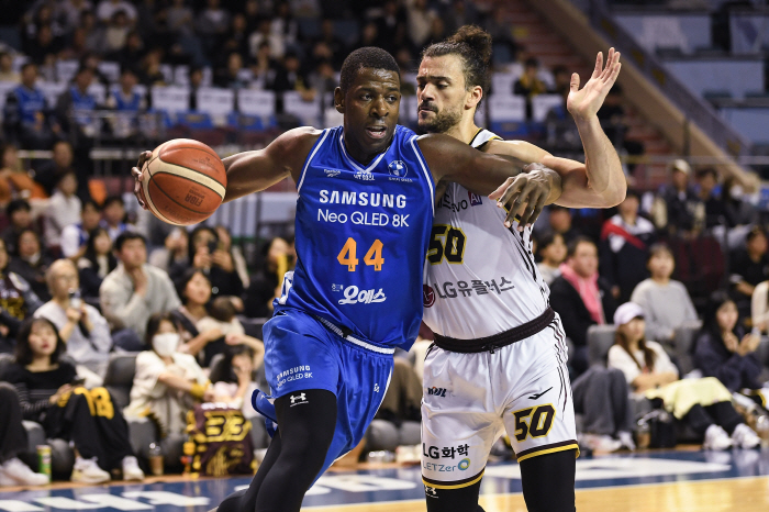  LG with Nicholson traps. Samsung's first 10 wins of the season, the lone lead. Why did LG focus on Nicholson Defense, not Samsung's 3 points