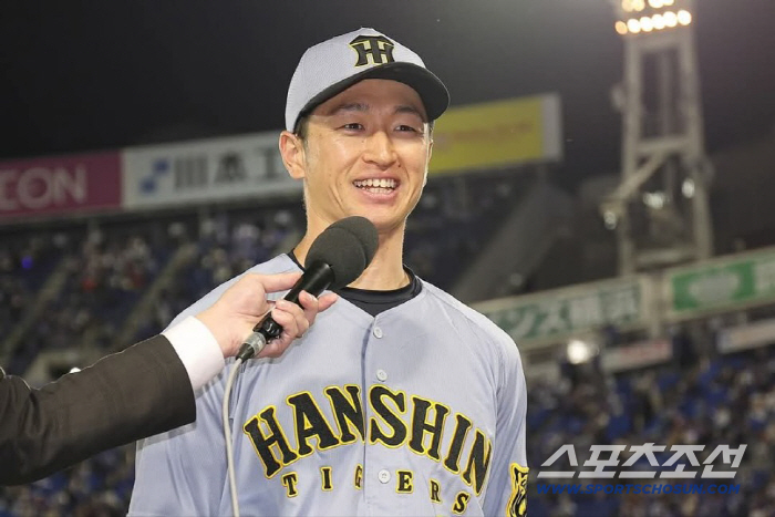 Going into the office at 10 a.m., announcing the remaining time at 9 p.m., recording three home runs and 34 RBIs, the highest contract ever for five years and 23.7 billion won, right?