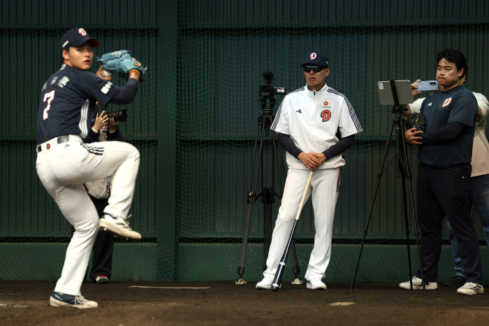 I threw 200 lattes each. Kim Wonhyung's special name! The amount of training is merciless → Throw it if you can't control it. If it's not now, when are we going to throw it