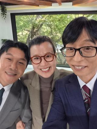 I'm thinking a lot about wearing Park Mi-sun's wig with an anticancer shaved head..U-Quiz, only one schedule this year