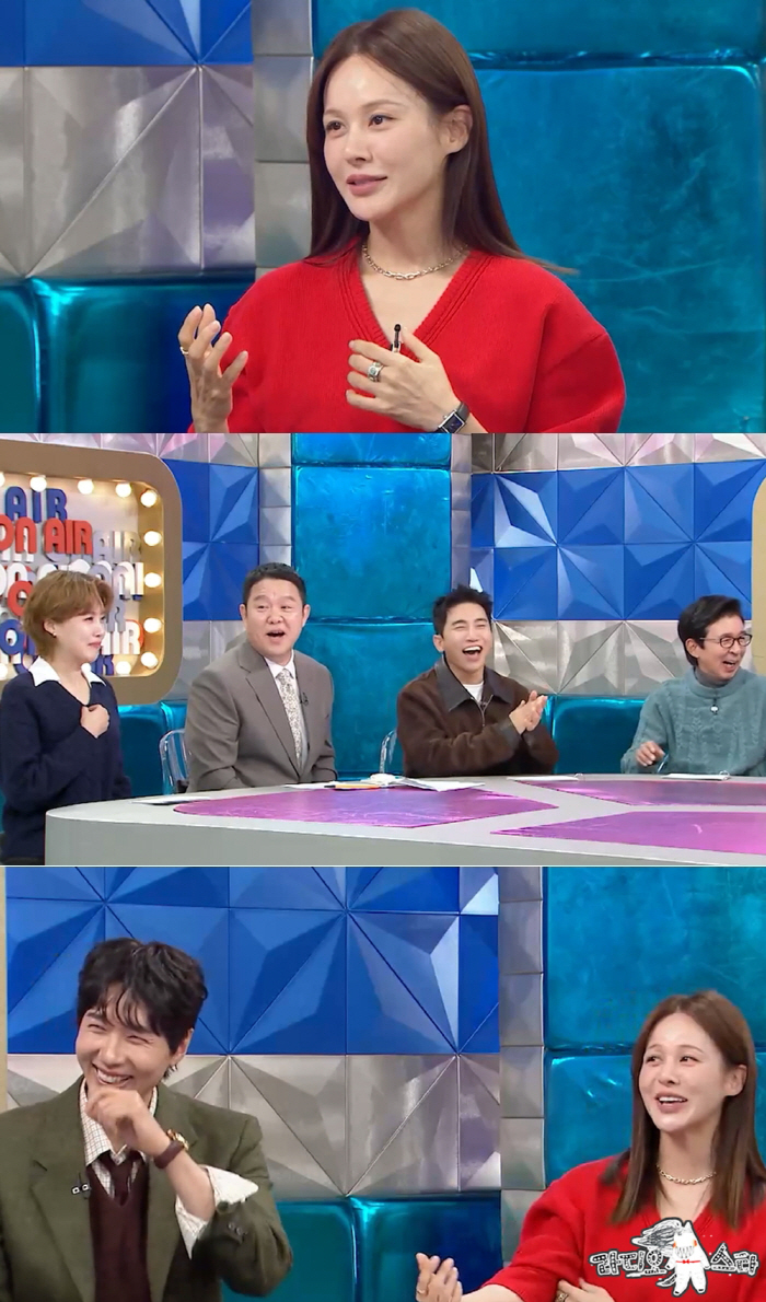 Ivy and Song Seung-heon directly revealed the rumor of living together. They posted it on social media, and even the news came out