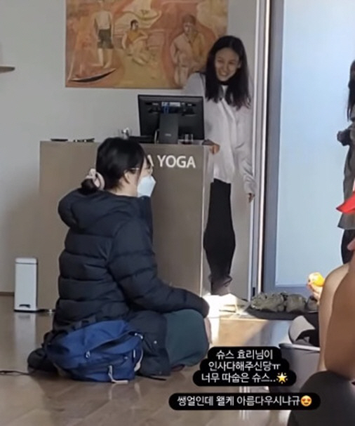 Lee Hyori, the sweet yoga teacher who held my hand without makeup..The students are so warm and touched