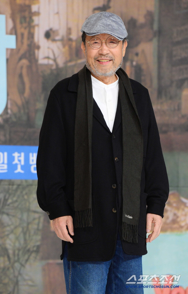 Nineteen-year-old Shin Gu, a bright smile while battling heart failure..Nineteen-year-old party. I love you