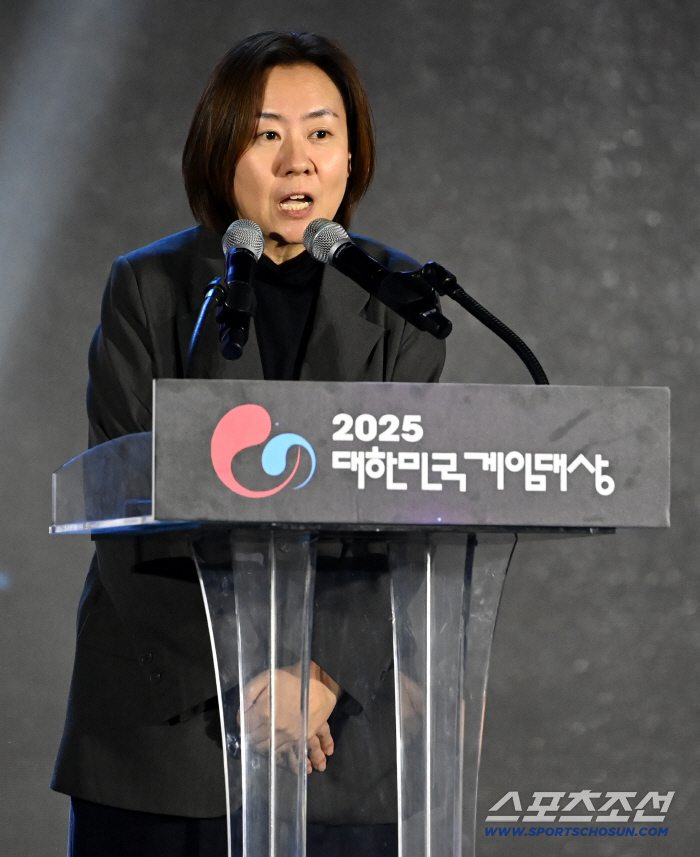  Choi Sung-hee, Director of Content Policy, to congratulate the 2025 Korea Game Awards