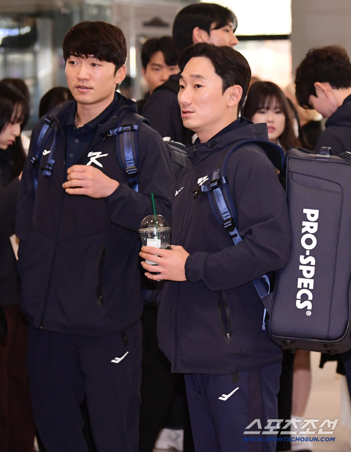  Park Hae-min Shin Min-jae departs for an exhibition match with Japan