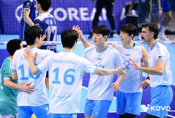 Russell Jung Ji-seok's fire explosion! Korean Air wins 4 consecutive games by catching Samsung Fire & Marine Insurance → Jumps to No. 1