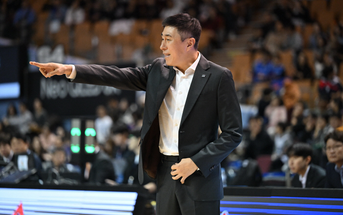 Why is HEO HOON the center of the super team KCC