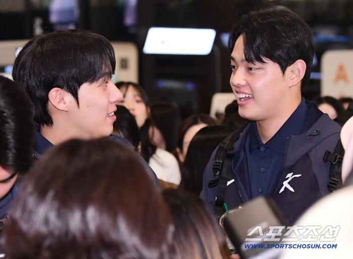 Wontaein's sticky Moon Dong-ju, the two men who became closest to each other in the national team (departure site for the national team)