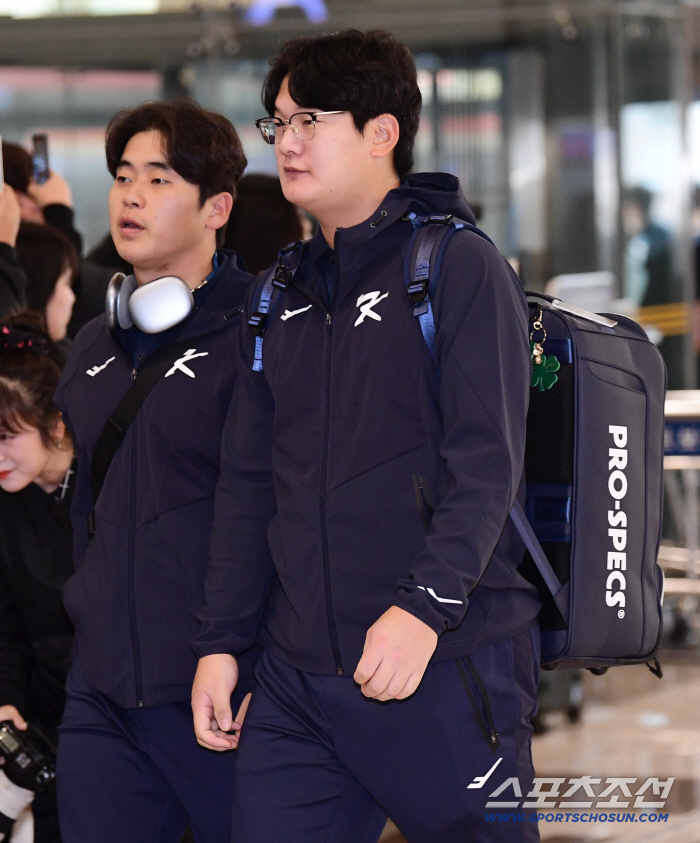 Wontaein's sticky Moon Dong-ju, the two men who became closest to each other in the national team (departure site for the national team)