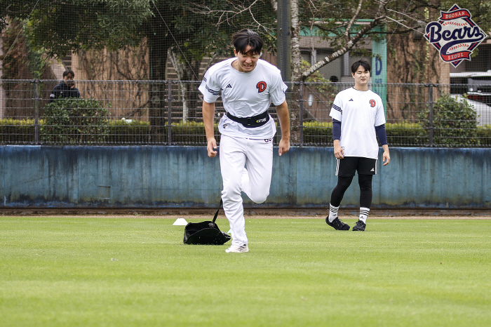 Wow, you're going to do this? I thought it was a Marine camp.. Pitchers 15kg sandbag running! → It feels like my lower body has gotten stronger