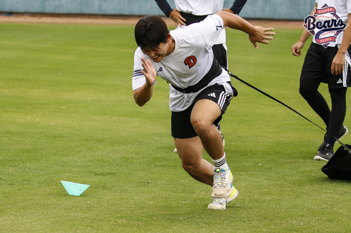 Wow, you're going to do this? I thought it was a Marine camp.. Pitchers 15kg sandbag running! → It feels like my lower body has gotten stronger
